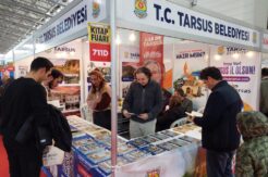 Tarsus Belediyesi standı, Çukurova Kitap Fuarında yoğun ilgi görüyor