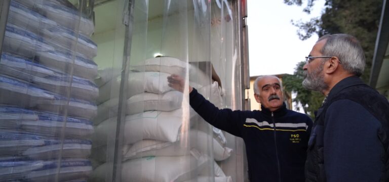 Tarsus Belediyesi’ne depremzedeler için 160 ton gıda ve bakliyat desteği