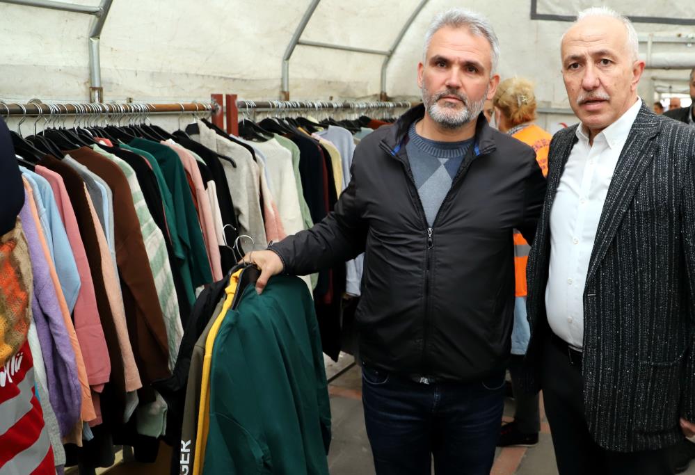 Akdeniz Belediyesi depremzedeler için giysi market açtı